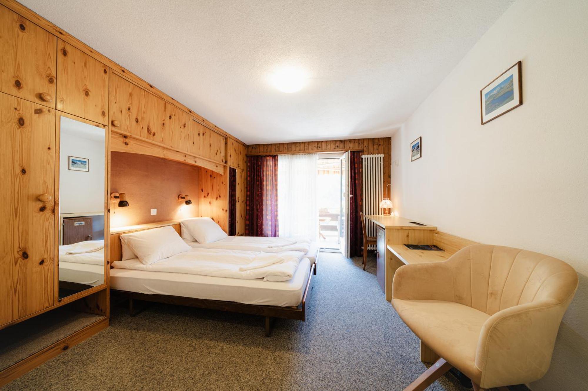 Hotel Old Jnn Klosters Exteriör bild