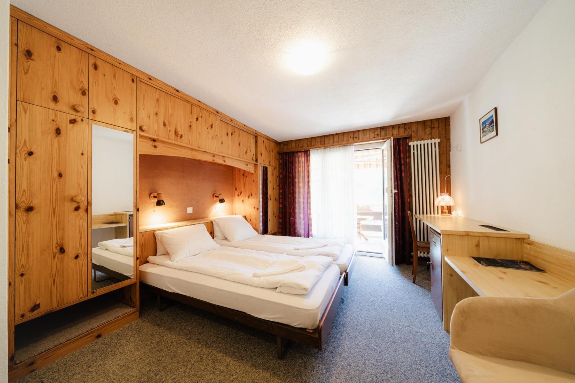 Hotel Old Jnn Klosters Exteriör bild