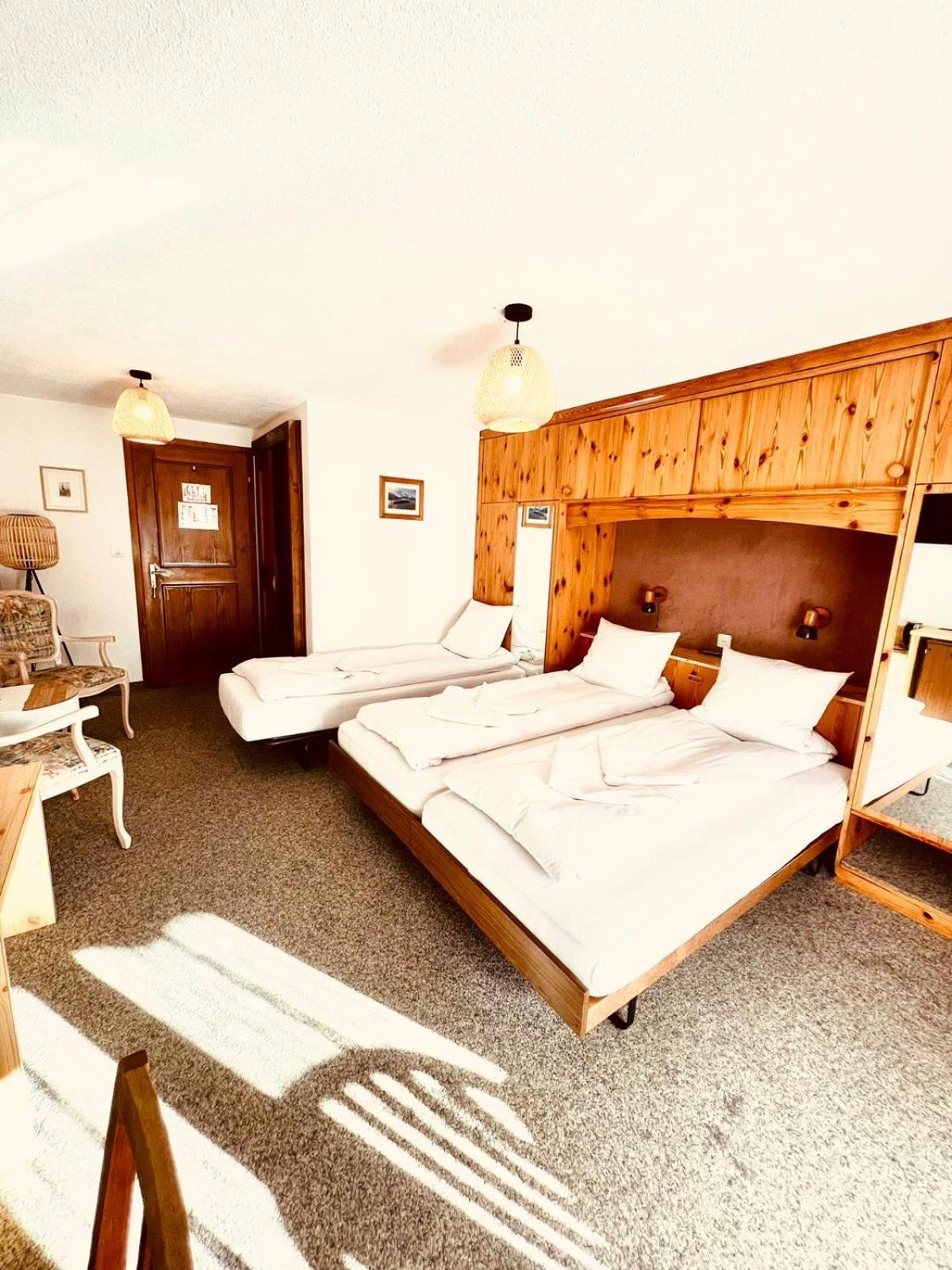 Hotel Old Jnn Klosters Exteriör bild