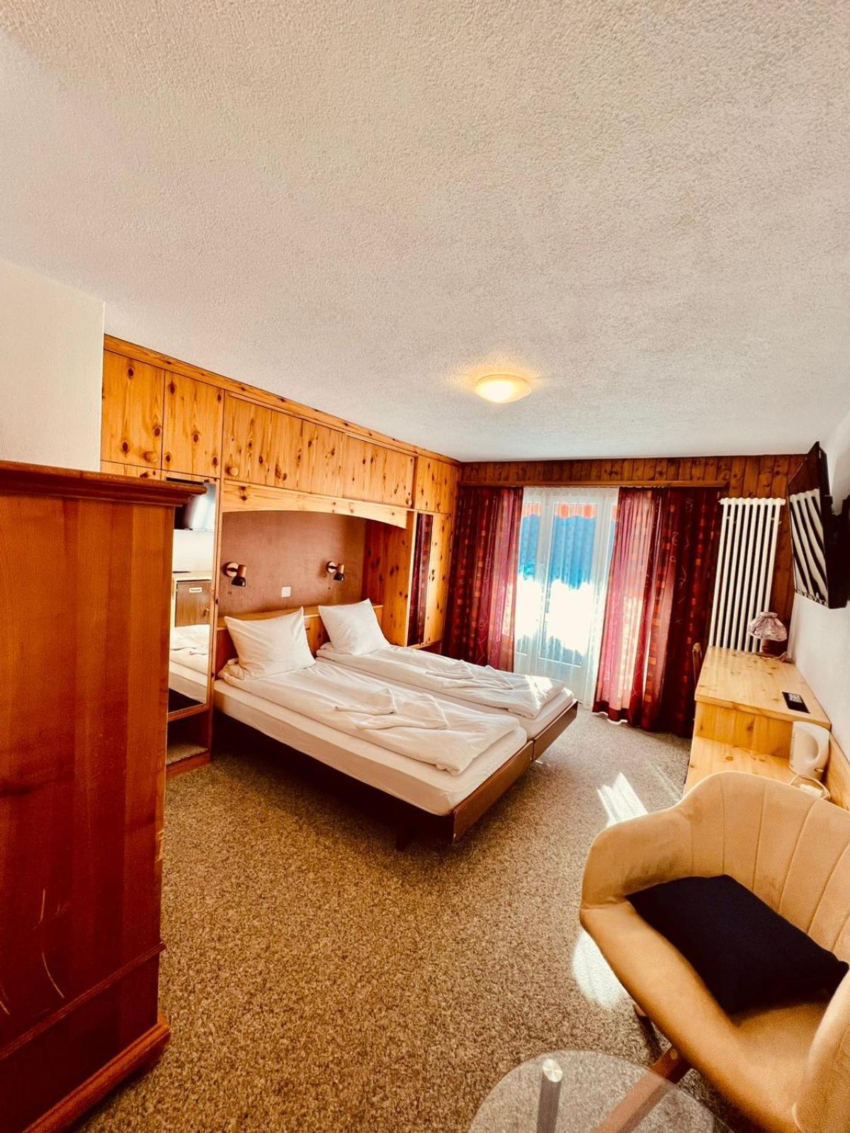 Hotel Old Jnn Klosters Exteriör bild